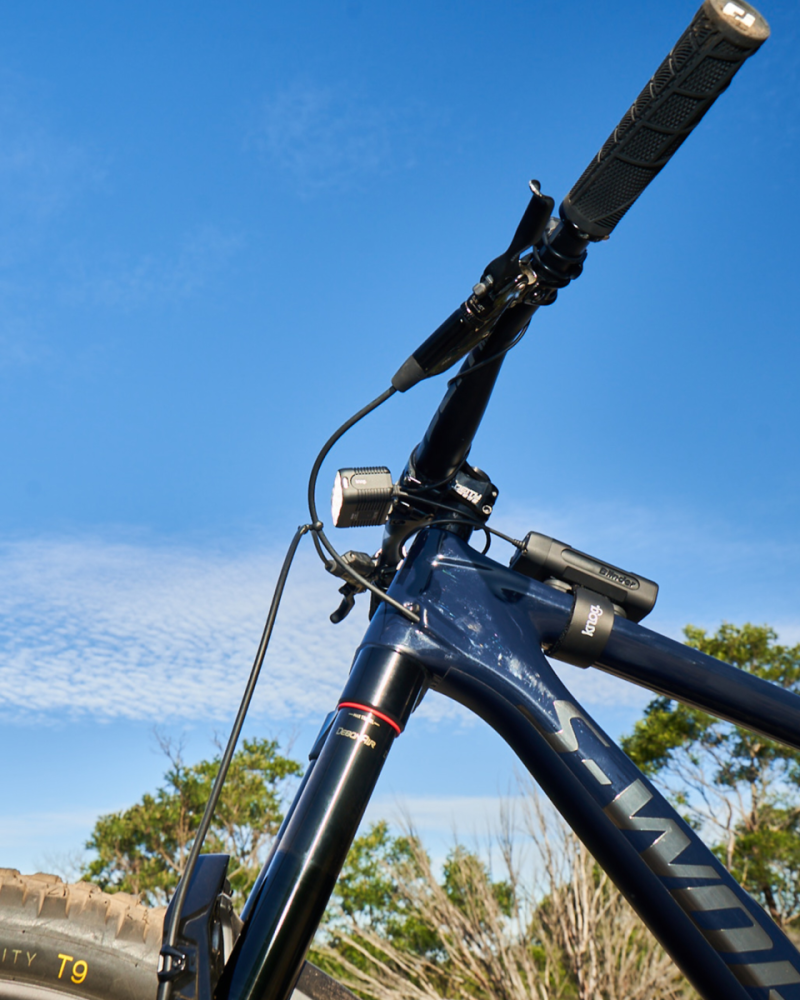 Knog Scheinwerfer Blinder X 1800 mit externem Akku 10'000 mAh